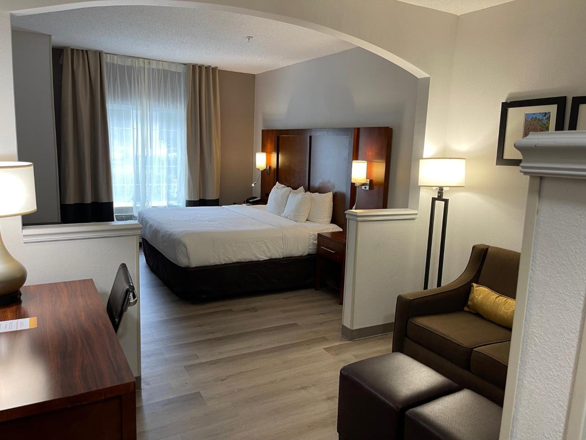 Comfort I-85 Hotel 3*